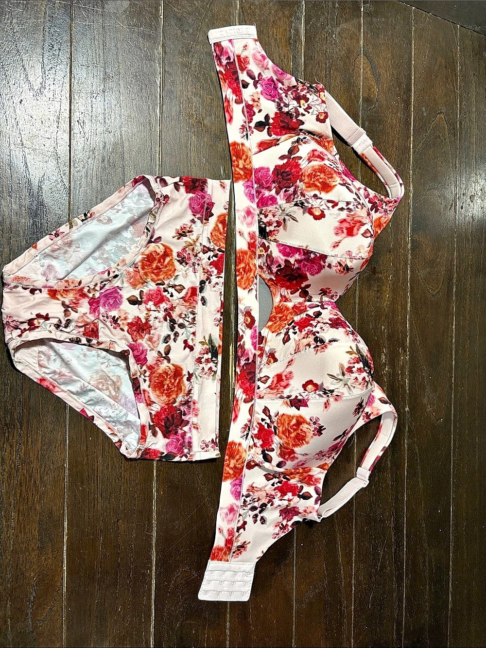 Cacique Comfort Bliss wire free bra and Floral Hipster Brief Set